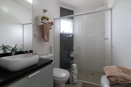 Casa à venda com 339m², 4 quartos e 2 vagas Casa à venda com 339m², 4 quartos e 2 vagasBanheiro da Suíte 1