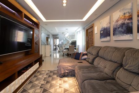 Casa à venda com 339m², 4 quartos e 2 vagas Casa à venda com 339m², 4 quartos e 2 vagasSala