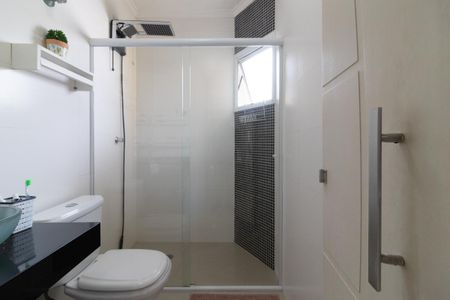 Casa à venda com 339m², 4 quartos e 2 vagas Casa à venda com 339m², 4 quartos e 2 vagasBanheiro da Suíte 2