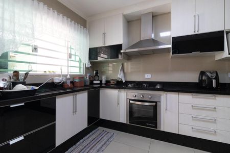 Casa à venda com 339m², 4 quartos e 2 vagas Casa à venda com 339m², 4 quartos e 2 vagasCozinha