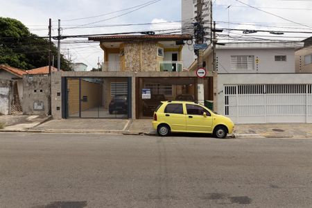 Casa à venda com 339m², 4 quartos e 2 vagas Casa à venda com 339m², 4 quartos e 2 vagasFachada