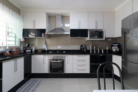 Casa à venda com 339m², 4 quartos e 2 vagas Casa à venda com 339m², 4 quartos e 2 vagasCozinha