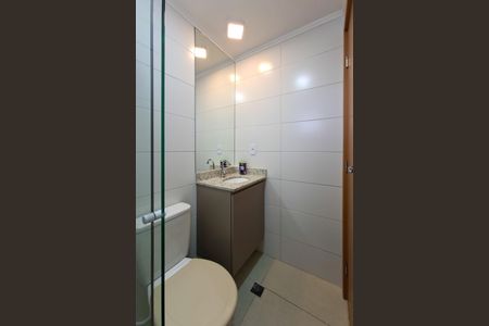 Apartamento para alugar com 69m², 2 quartos e 2 vagas Apartamento para alugar com 69m², 2 quartos e 2 vagasBanheiro da Suíte
