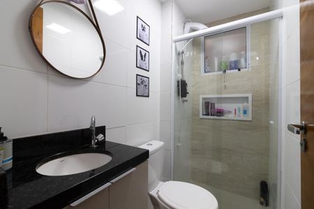 Banheiro de apartamento para alugar com 1 quarto, 30m² em Vila Guilhermina, São Paulo