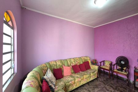 Casa à venda com 390m², 3 quartos e 2 vagasSala