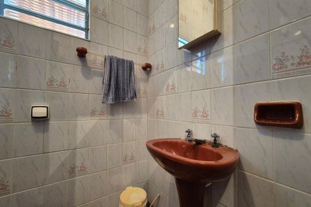 Casa à venda com 390m², 3 quartos e 2 vagasBanheiro