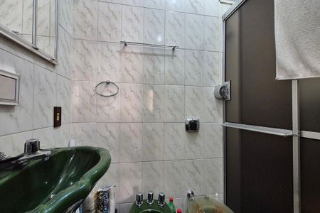 Casa à venda com 390m², 3 quartos e 2 vagasBanheiro da Suíte