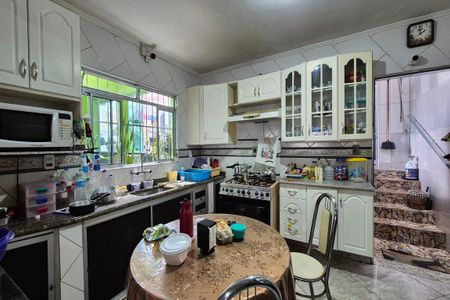 Casa à venda com 390m², 3 quartos e 2 vagasCozinha 