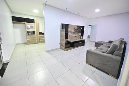 Casa para alugar com 3 quartos, 250m² em Jardim Novo Mundo, Goiânia
