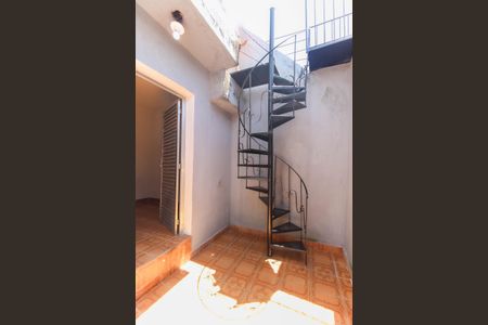 Casa para alugar com 200m², 2 quartos e sem vagaEscada Sacada