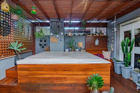 Apartamento à venda com 170m², 3 quartos e 2 vagas Apartamento à venda com 170m², 3 quartos e 2 vagasVaranda da Cobertura