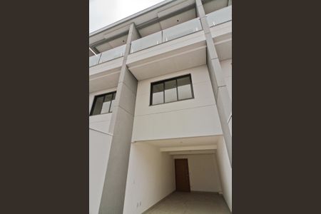 Casa à venda com 130m², 2 quartos e 2 vagas Casa à venda com 130m², 2 quartos e 2 vagasGaragem