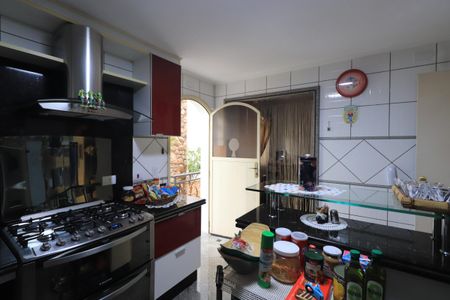 Casa de condomínio para alugar com 450m², 4 quartos e 6 vagasCozinha