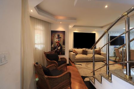 Casa de condomínio para alugar com 450m², 4 quartos e 6 vagasSala