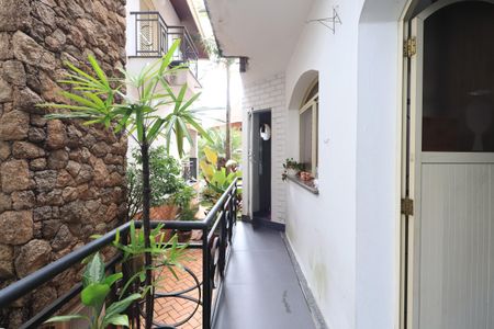 Casa de condomínio para alugar com 450m², 4 quartos e 6 vagasQuintal