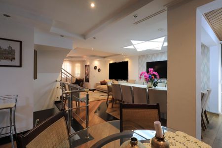 Casa de condomínio para alugar com 450m², 4 quartos e 6 vagasSala de Jantar