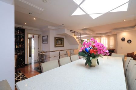 Casa de condomínio para alugar com 450m², 4 quartos e 6 vagasSala de Jantar