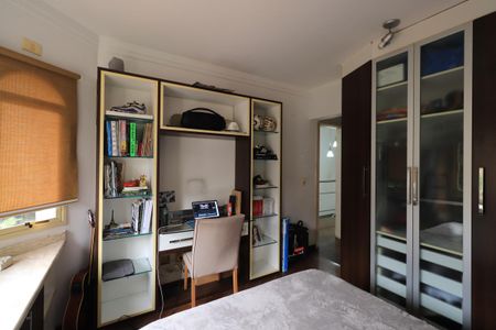 Casa de condomínio para alugar com 450m², 4 quartos e 6 vagasQuarto 2 - Suíte