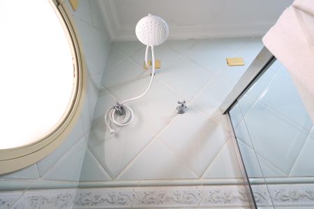 Casa de condomínio para alugar com 450m², 4 quartos e 6 vagasBanheiro da Suíte 3