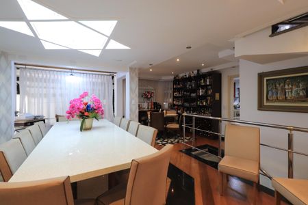 Casa de condomínio para alugar com 450m², 4 quartos e 6 vagasSala de Jantar