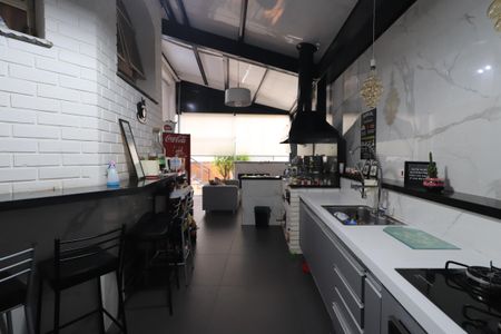 Casa de condomínio para alugar com 450m², 4 quartos e 6 vagasChurrasqueira