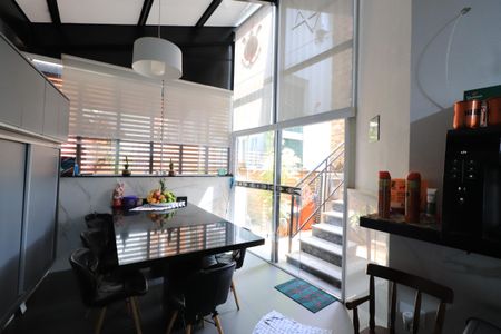 Casa de condomínio para alugar com 450m², 4 quartos e 6 vagasChurrasqueira