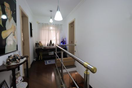 Casa de condomínio para alugar com 450m², 4 quartos e 6 vagasCorredor