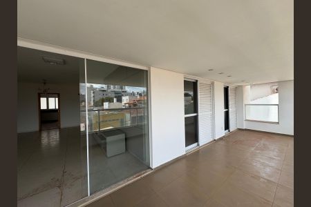 Apartamento para alugar com 190m², 4 quartos e 3 vagasVaranda