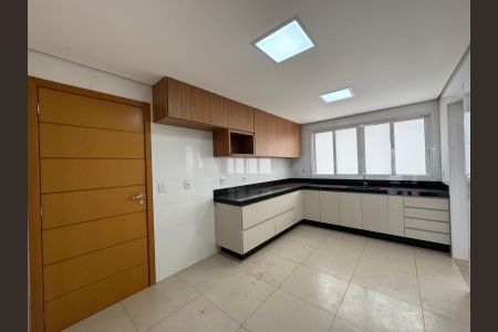 Apartamento para alugar com 190m², 4 quartos e 3 vagasCozinha