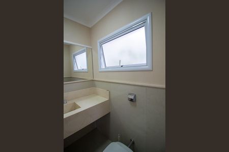 Casa de condomínio para alugar com 260m², 3 quartos e 4 vagasLavabo 