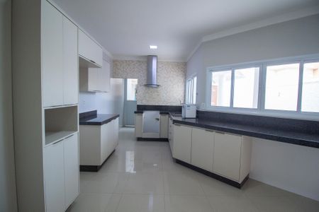 Casa de condomínio para alugar com 260m², 3 quartos e 4 vagasCozinha 