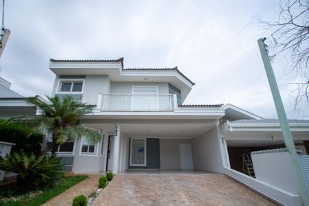 Casa de condomínio para alugar com 260m², 3 quartos e 4 vagasFachada da Casa 