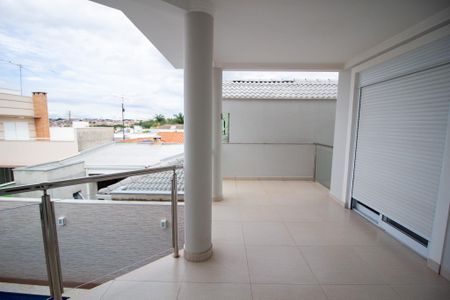 Casa de condomínio para alugar com 260m², 3 quartos e 4 vagasVaranda da Suite 2