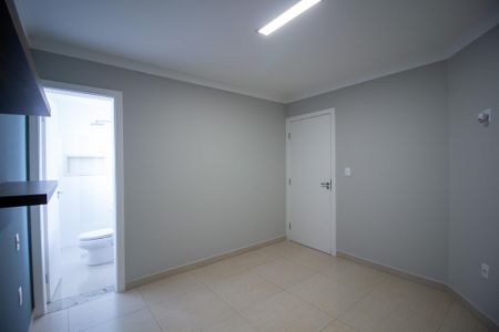 Casa de condomínio para alugar com 260m², 3 quartos e 4 vagasSuite 3