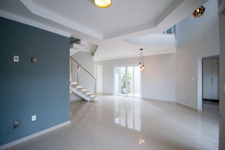 Sala  de casa de condomínio para alugar com 3 quartos, 260m² em Jardim Ibiti do Paco, Sorocaba