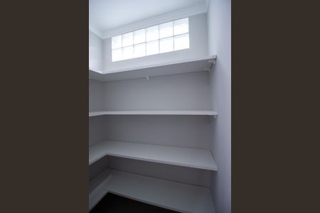 Casa de condomínio para alugar com 260m², 3 quartos e 4 vagasDespensa 