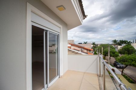 Casa de condomínio para alugar com 260m², 3 quartos e 4 vagasVaranda da suite 1