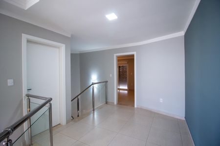 Casa de condomínio para alugar com 260m², 3 quartos e 4 vagasAcesso Suites 