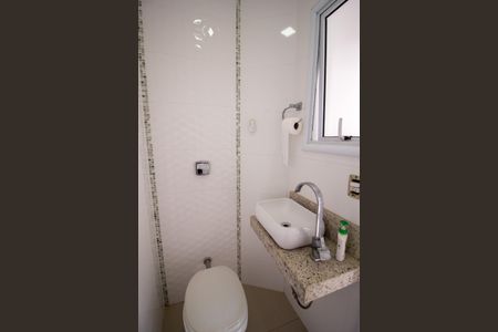 Casa de condomínio para alugar com 260m², 3 quartos e 4 vagasBanheiro Externo 