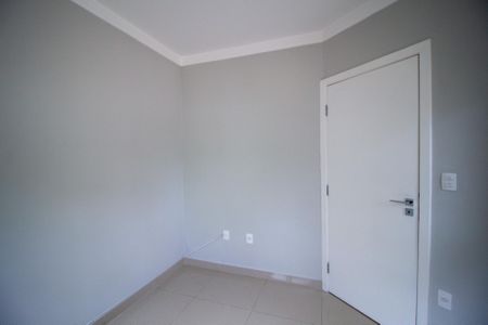 Casa de condomínio para alugar com 260m², 3 quartos e 4 vagasEscritório