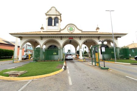 Casa de condomínio para alugar com 260m², 3 quartos e 4 vagasFachada 