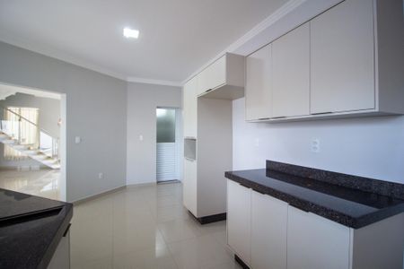 Casa de condomínio para alugar com 260m², 3 quartos e 4 vagasCozinha 