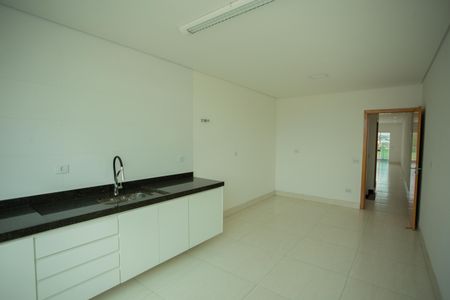 Casa para alugar com 170m², 3 quartos e 4 vagas Casa para alugar com 170m², 3 quartos e 4 vagasCOZINHA