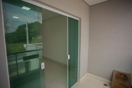 Casa para alugar com 170m², 3 quartos e 4 vagas Casa para alugar com 170m², 3 quartos e 4 vagasVARANDA DA SALA