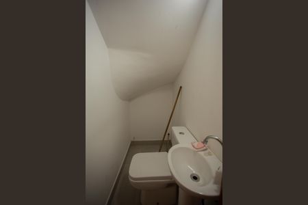 Casa para alugar com 170m², 3 quartos e 4 vagas Casa para alugar com 170m², 3 quartos e 4 vagasLAVABO QUINTAL