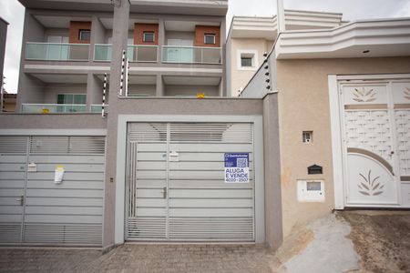 Casa para alugar com 170m², 3 quartos e 4 vagas Casa para alugar com 170m², 3 quartos e 4 vagasFACHADA