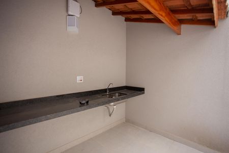 Casa para alugar com 170m², 3 quartos e 4 vagas Casa para alugar com 170m², 3 quartos e 4 vagasQUINTAL E ÁREA DE SERVIÇO