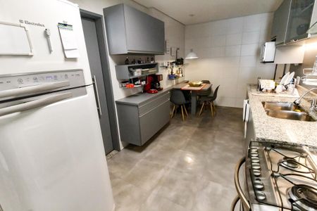 Apartamento à venda com 163m², 3 quartos e 3 vagasCozinha - Armários