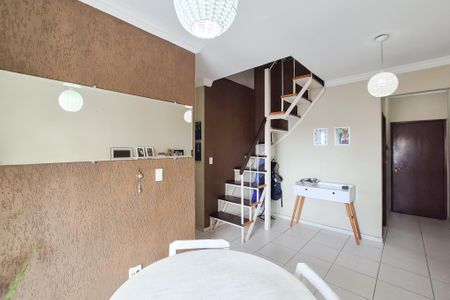 Apartamento à venda com 114m², 2 quartos e 1 vaga Apartamento à venda com 114m², 2 quartos e 1 vagaSala