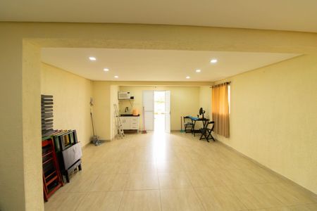 Apartamento para alugar com 67m², 2 quartos e 1 vaga